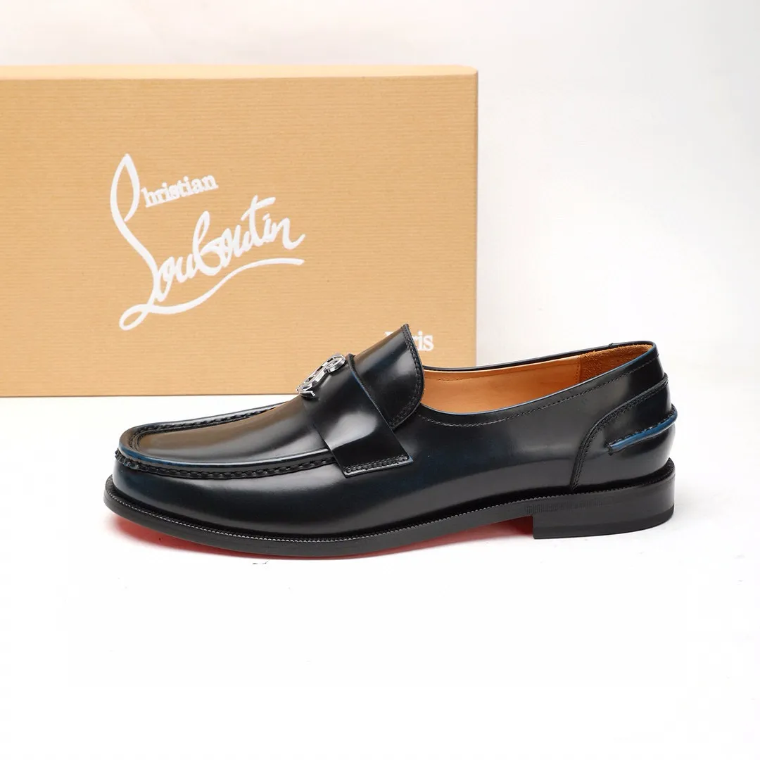 Batch 1,080 yuan 💰••New real shots••CL～High-end men’s 👔casual•loafers with red soles! ••🆑Genuine and top-quality goods from original orders ••✅💯 Purchase goods from top-quality original orders! Original imported patterned cowhide ➕Imported cowhide lining ➕Cowhide feet ➕Original leather outsole~🉑️Feel free to compare the authentic ones! Size: 38-44 (45.46.47 can be customized)